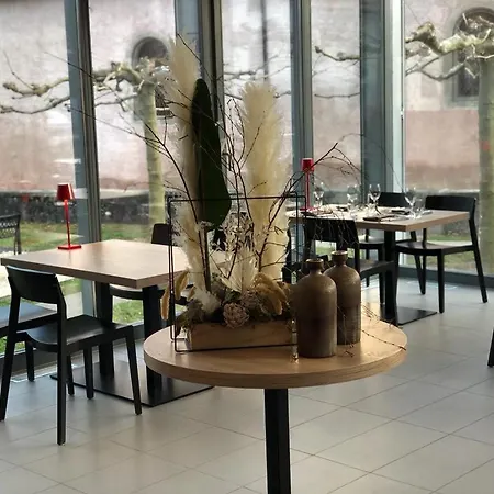 Au Boeuf Rouge 3* Crassier